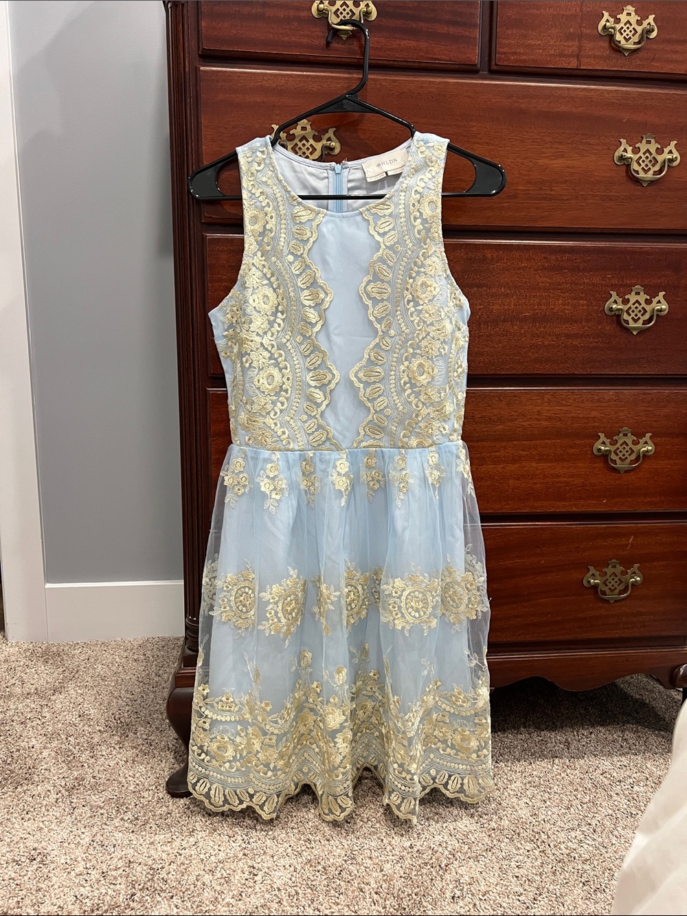 BHLDN SIZE 2 NWOT LIGHT BLUE WITH GOLD APPLIQUÉ DETAIL